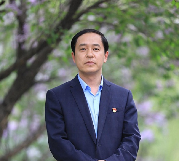 周校长选用.jpg